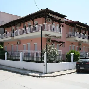  Ξενοδοχείο με διαμερίσματα Center
